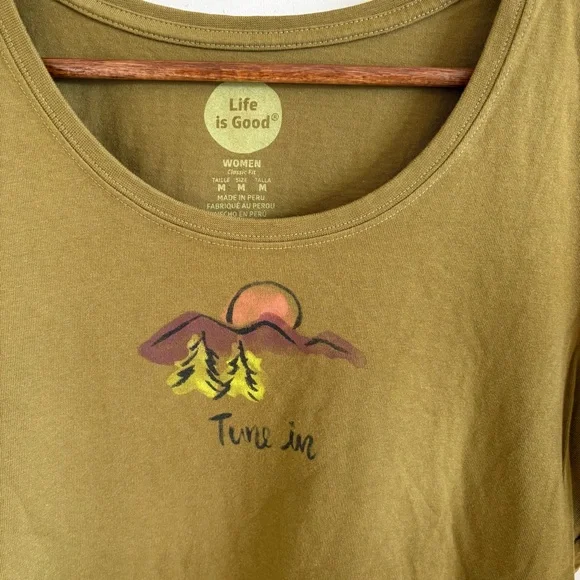 Life Is Good Women’s Olive Tune In Mountain Graphic T-Shirt - Medium - Picture 2 of 7